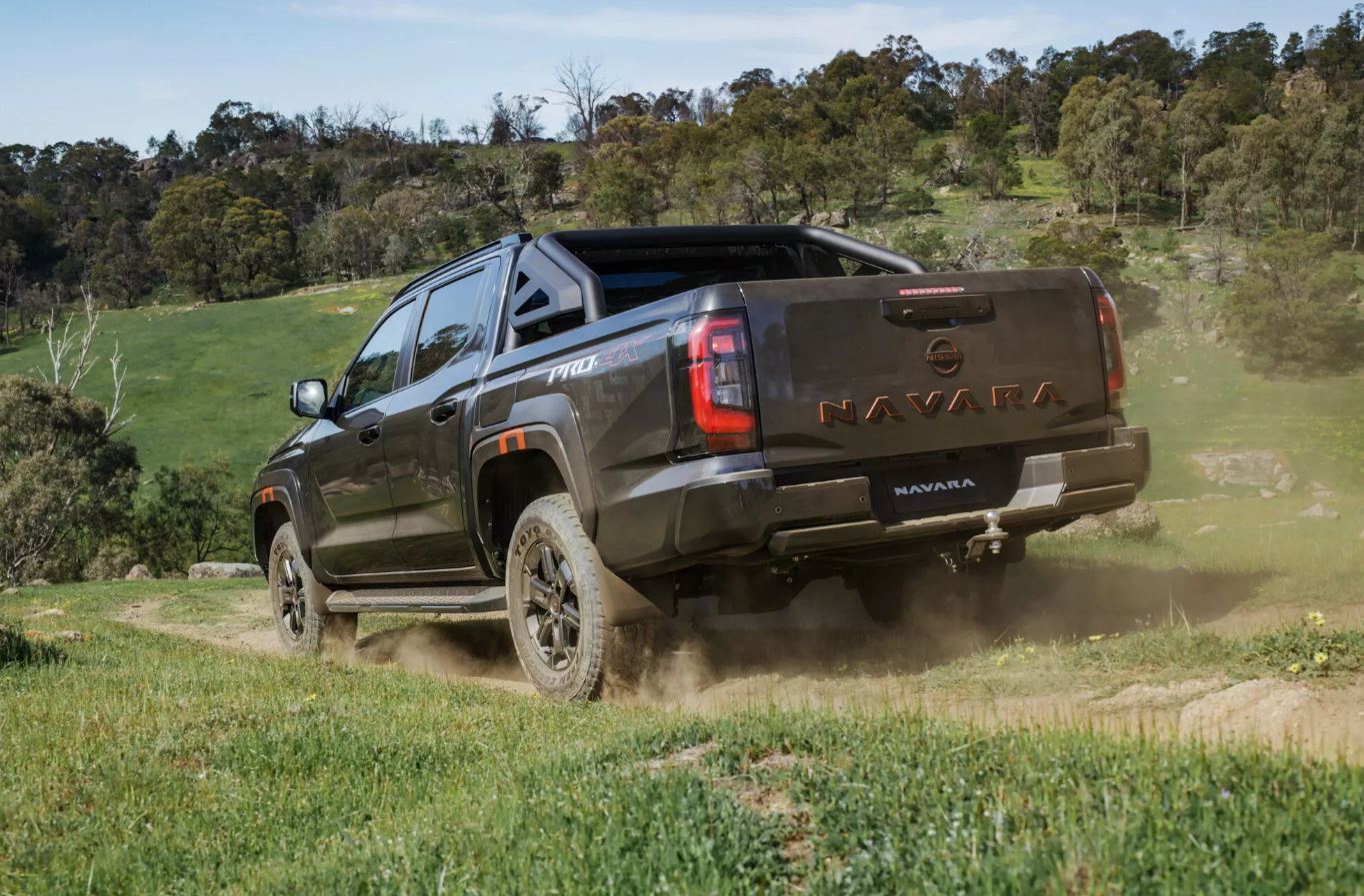 mobil baru, nissan, nissan navara, mitsubishi triton, double cabin, Nissan Navara Generasi Baru Tampil Garang, Punya DNA Mitsubishi Triton