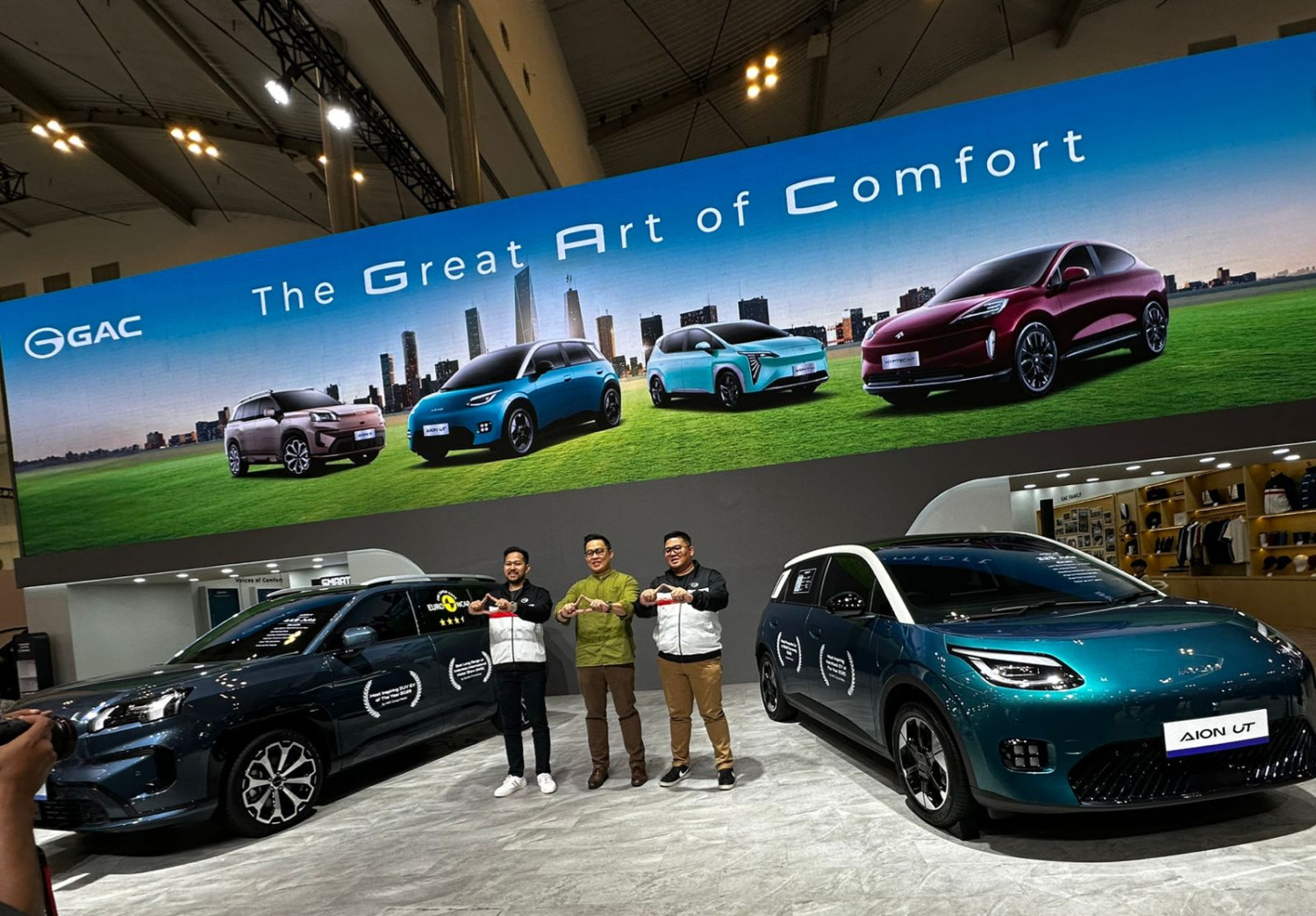 mobil listrik, Aion Y Plus, Hyptec AT, Aion v, AION UT, gac Indonesia, GJAW 2025, GAC Indonesia Buktikan Kenyamanan Mobil Listrik Adalah Seni Agung di GJAW 2025