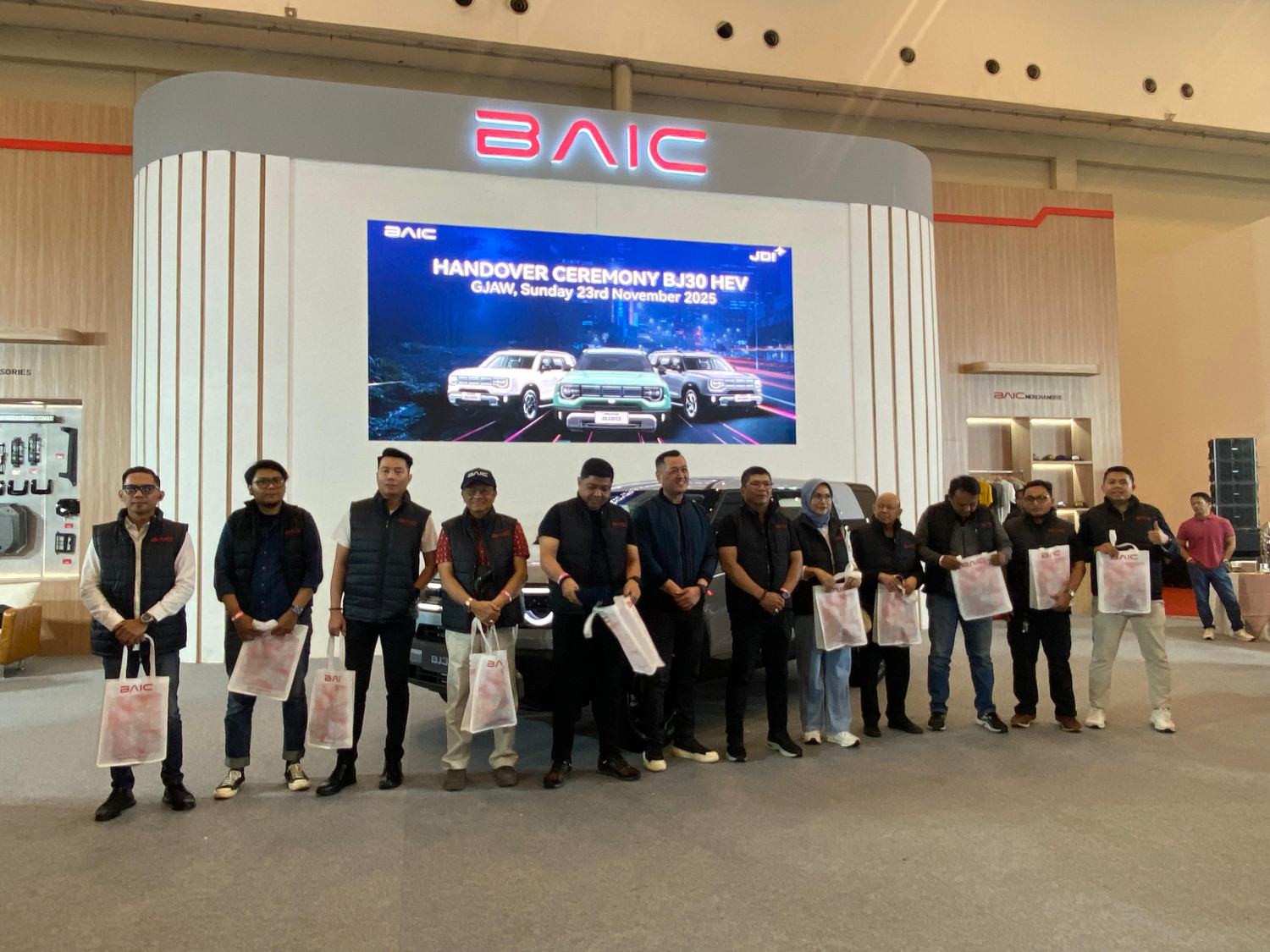 BAIC, BAIC BJ30 Hybrid, BAIC BJ30, GJAW 2025, Mantap! BAIC Mulai Kirim 100 Unit BJ30 ke Konsumen