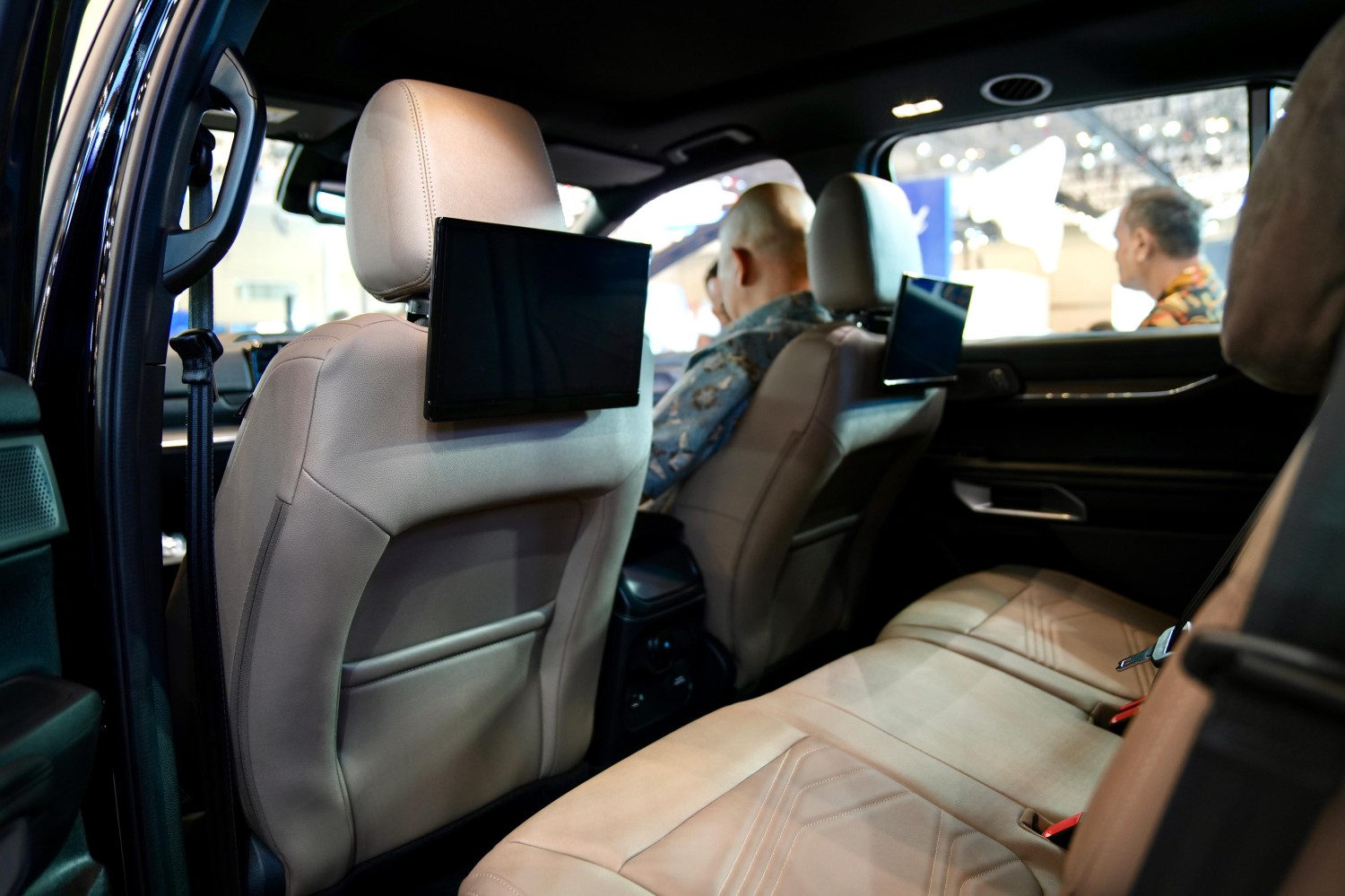 ford, ford everest, ford everest titanium, GJAW 2025, Diluncurkan Di GJAW 2025, Ford Everest Ini Cuma Dijual 25 Unit