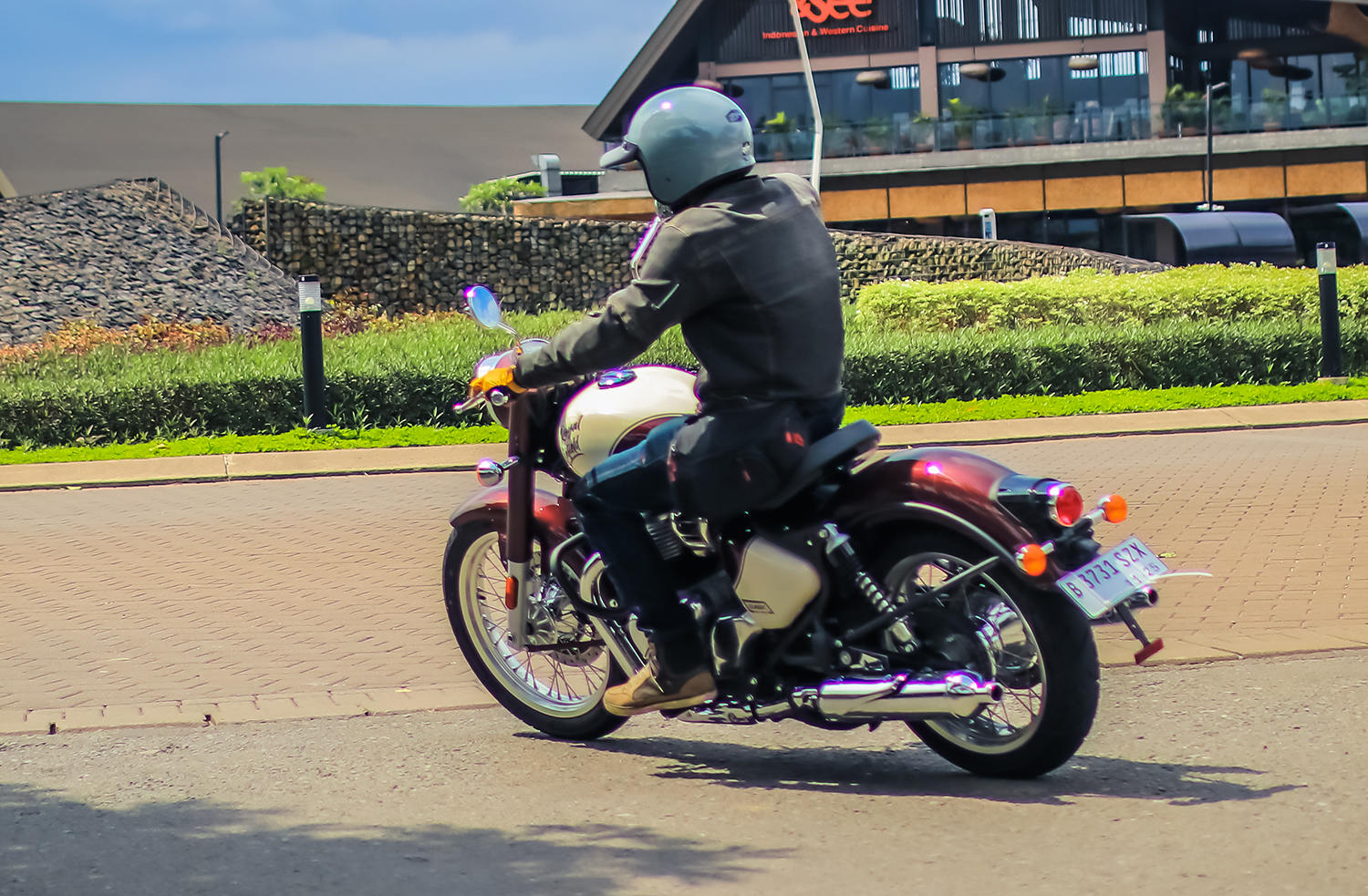 royal enfield, Royal Enfield Classic 650, First Ride Royal Enfield Classic 650, Varian Paling Berwibawa