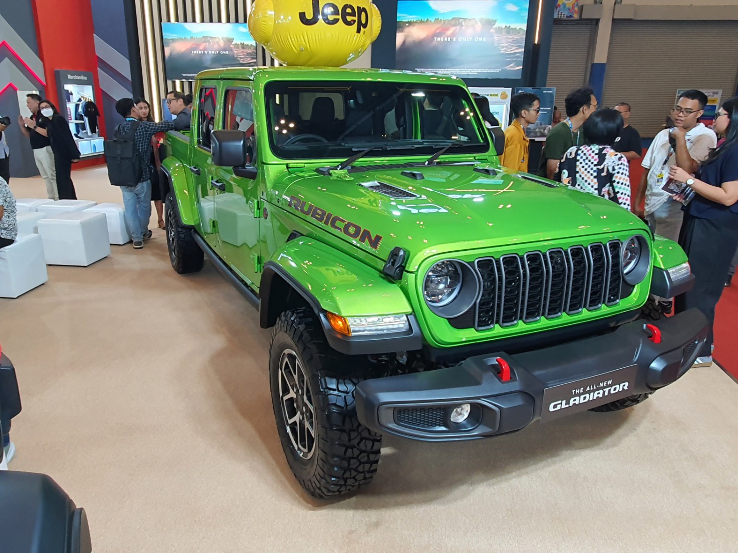 jeep, jeep wrangler, Jeep Gladiator, Harga Jeep, GJAW 2025, Makin Panjang Makin Mahal, Ini Daftar Harga Lengkap Jeep di Indonesia