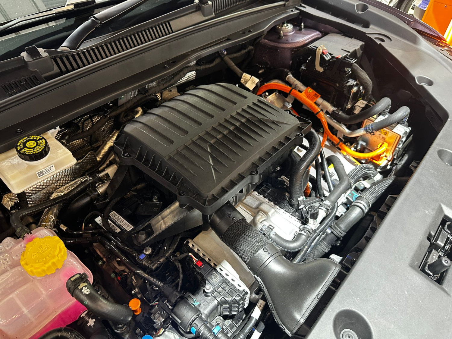 lepas, phev, Lepas L8, Baterainya Besar, Lepas L8 Bisa Jadi Genset Listrik Rumah Selama Ini