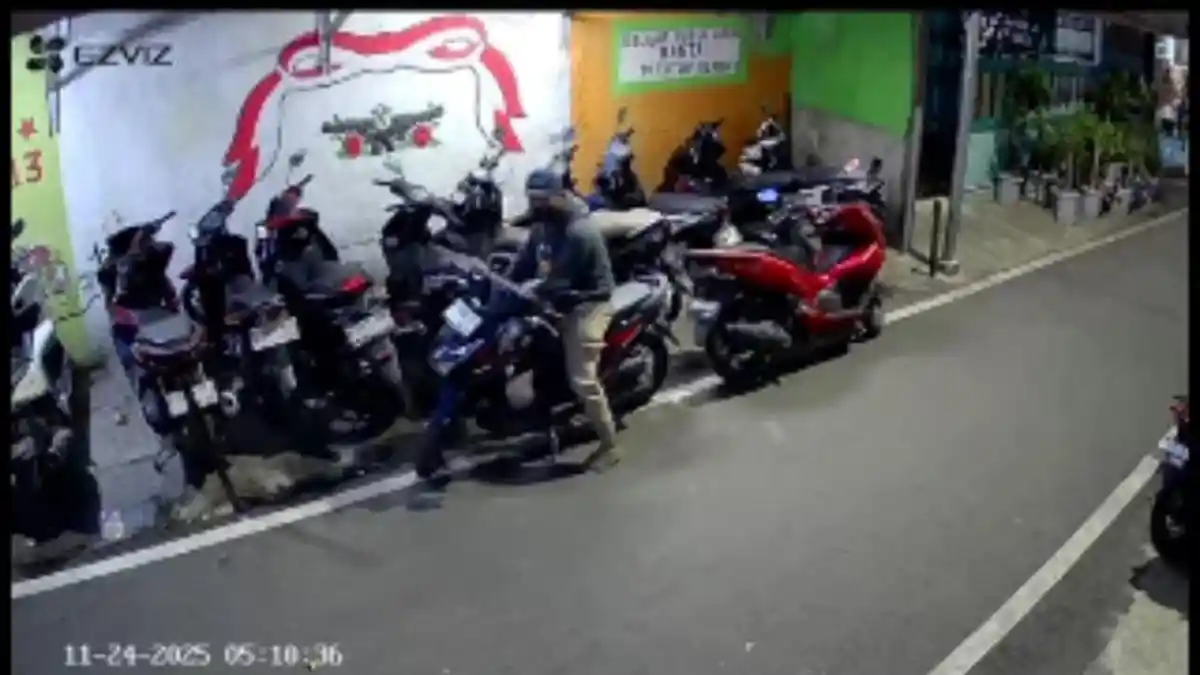 honda, honda beat, maling honda beat, Maling Motor Rawamangun, Parkiran Motor Rawamangun, Penjaga Parkiran Kesirep Pria Berhoodie Hitam, Pagi Hari Syok Bersama Pemilik Honda BeAT