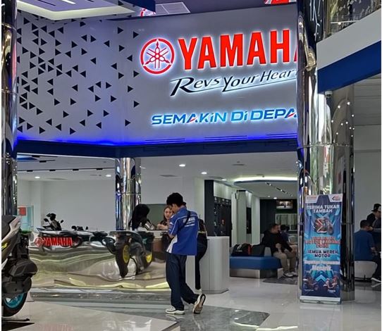 yamaha, yamaha mt-09, yamaha r6, Yamaha Flagship Shop Semarang, Yamaha Flagship Shop Semarang Pamer Dua Moge Andalan Pabrikan Garpu Tala