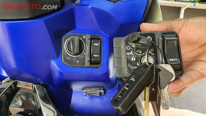 remote keyless, keyless, Kaka Keyless, ubah kunci motor biasa jadi keyless, Ternyata Gampang! Begini Cara Ubah Kunci Biasa di Motor Jadi Keyless