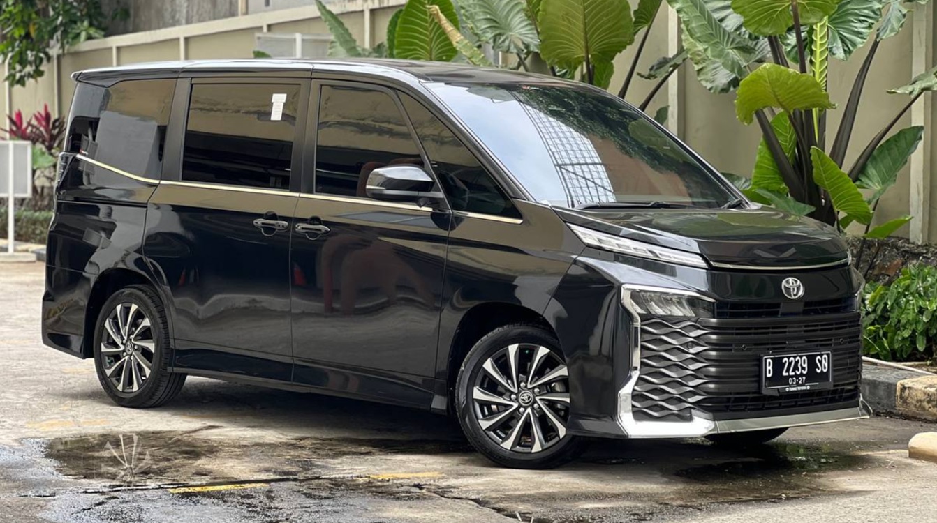 Voxy bekas, harga mobil bekas Toyota Voxy, Toyota Voxy Bekas, mobil bekas toyota voxy, mobil bekas mpv pintu geser, Mobil Bekas MPV Pintu Geser Toyota Voxy 2022 Cicilan Rp 9 Jutaan