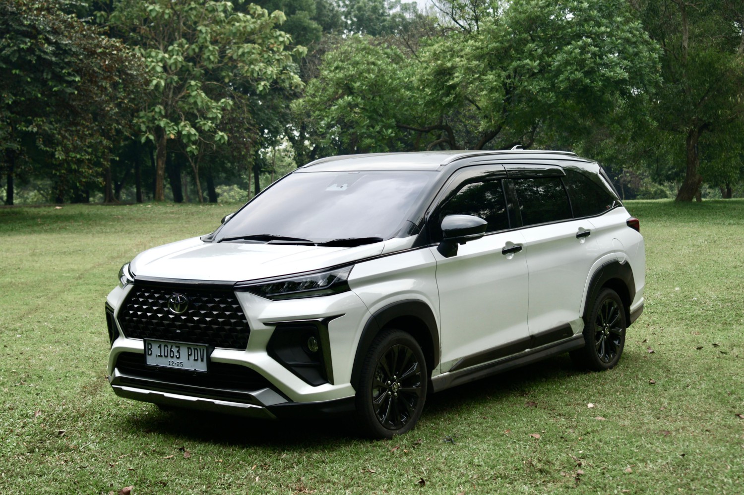 toyota veloz, Toyota Veloz Hybrid, veloz hybrid, Bukan Di Balik Kap Mesin, Aki Toyota Veloz Hybrid Ada Di Bagian Ini