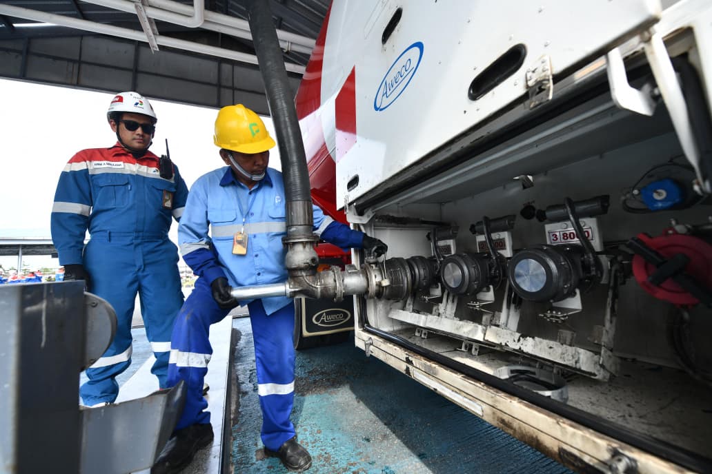 pertamina, bencana banjir, bencana longsor, pertamina patra niaga, Pertamina Pastikan Penyaluran BBM Berjalan Lancar di Tengah Banjir dan Longsor