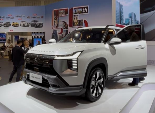 mitsubishi, Mitsubishi Destinator, Destinator, Skema kredit Mitsubishi Destinator, Destinator Ultimate, Cicilan Mulai Rp 8 Jutaan, Destinator Ultimate Punya Paket Kredit Panjang di GJAW 2025