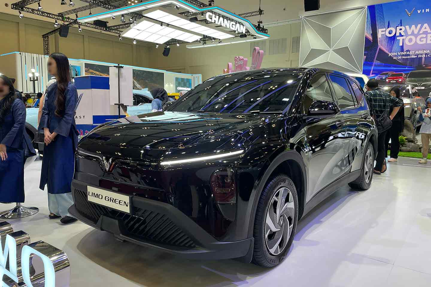 mobil baru, mobil listrik, vinfast, VinFast Limo Green, GJAW 2025, Mengintip Kabin VinFast Limo Green, Ketemu Empat Hal Unik Ini