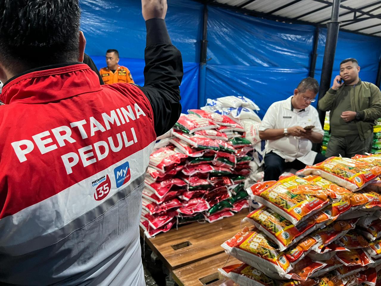 pertamina, bantuan bencana alam, Pertamina Patra Niaga Regional Sumbagut, Pertamina Salurkan Bantuan Untuk Warga Terdampak Banjir dan Longsor di Sibolga dan Tapanuli