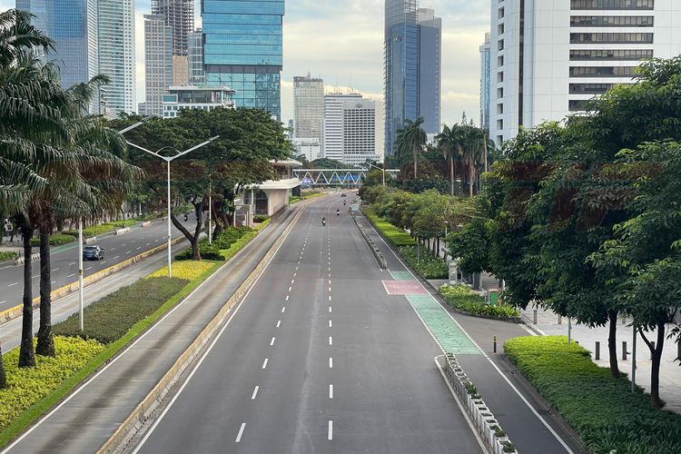 liburan akhir tahun, nataru, Jakarta Sepi Kendaraan, Natal 2025, Tahun Baru 2026, Jakarta Sepi Dari Mobil dan Motor, 2,9 Juta Kendaraan Diprediksi Keluar ke Barat, Timur dan Selatan