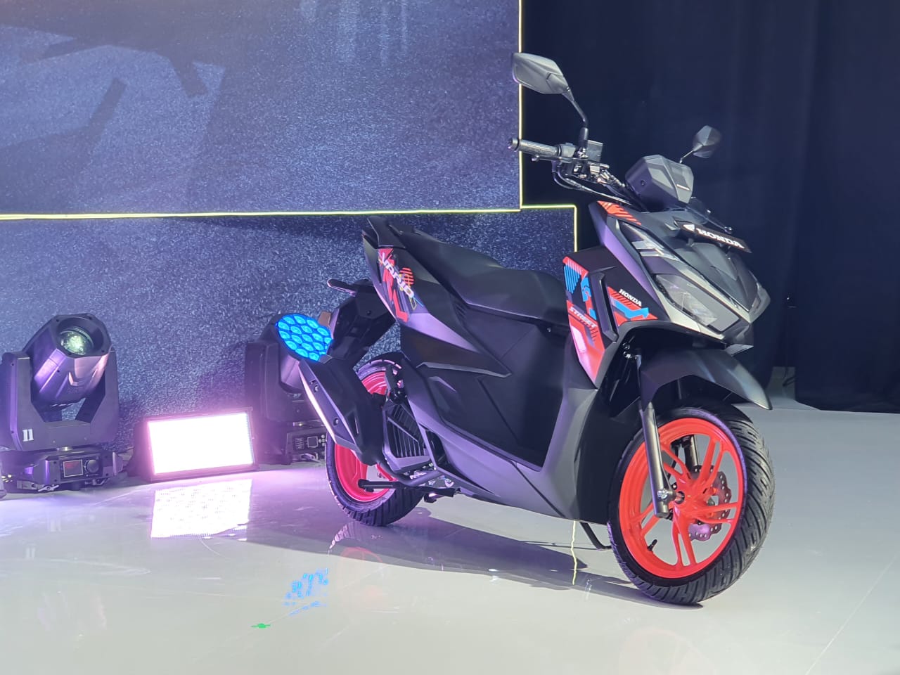 honda, vario 125, honda vario, Vario 125 Street, Bisa Enggak Pasang Setang Honda Vario 125 Street di Varian Standar?