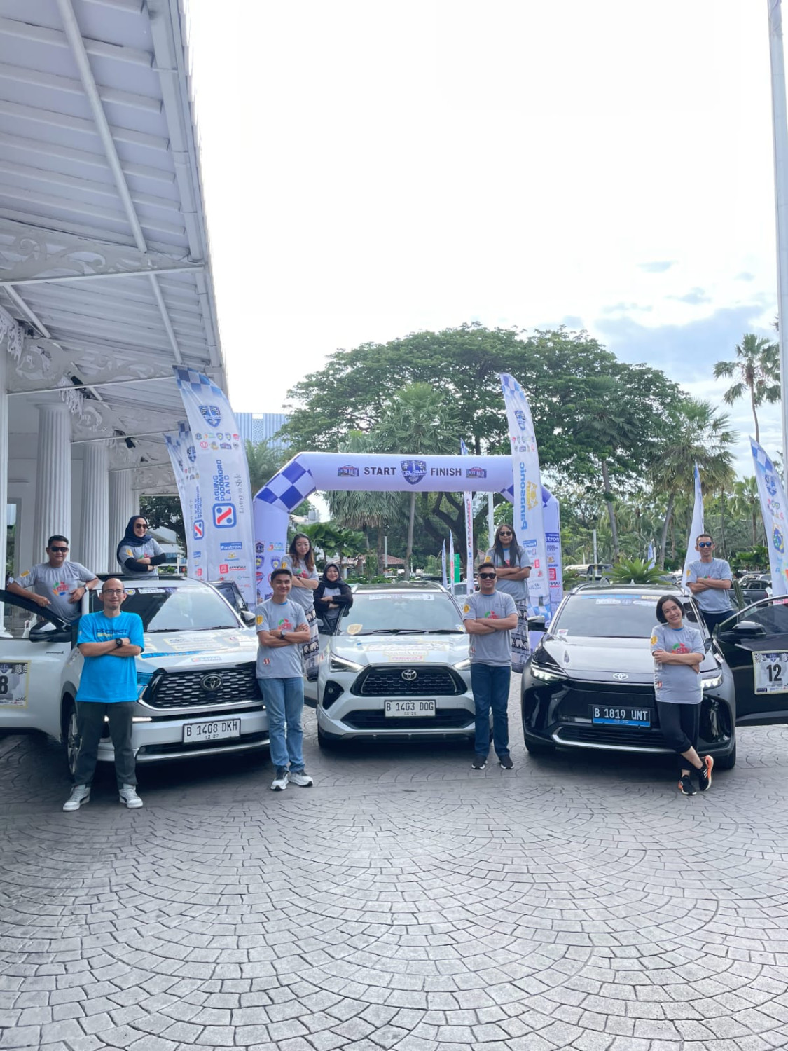Toyota bZ4X, Toyota Yaris Cross HEV, Protect Surabaya Sidoarjo Rally Team, Protect SSRT, City Rally 2025, Toyota Kijang Innova Zenix HEV, Andalkan Mobil Listrik dan Hybrid Toyota, Protect SSRT Borong Piala di City Rally Final Round 2025