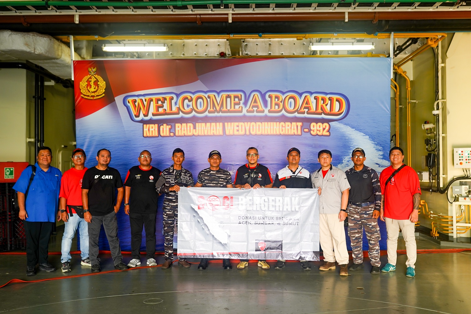 DOCI, Ducati Official Club Indonesia (DOCI), Banjir Sumatra, Jalur Turing Kena Banjir Bandang, Komunitas Ducati Gandeng TNI AL Kirim Bantuan ke Sumatera