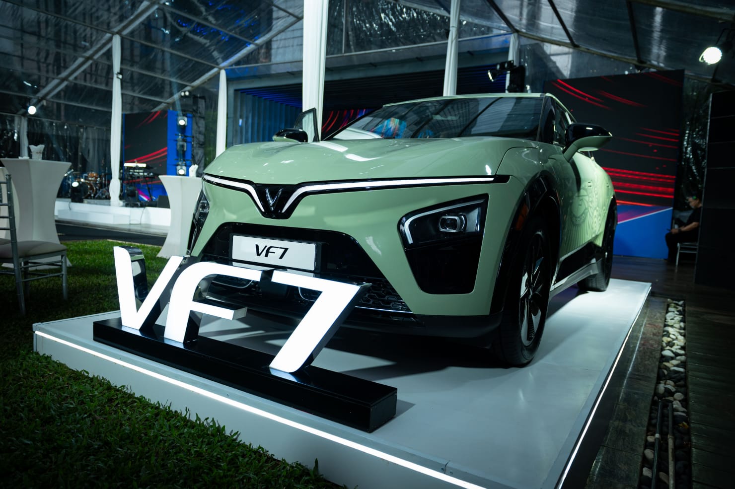 VinFast VF 7, VinFast Indonesia, VinFast Apresiasi 7 Sosok Inspiratif, Sejalan Dengan Desain VF 7