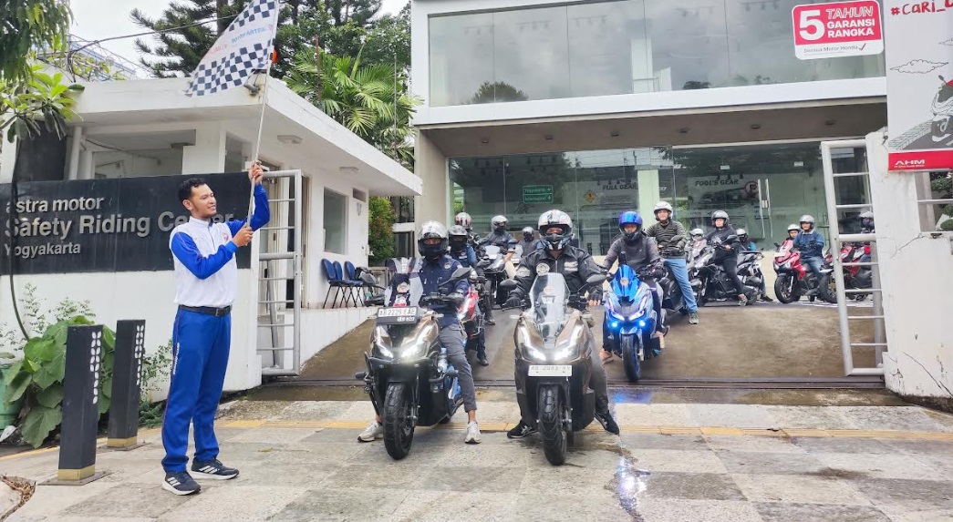 komunitas honda, astra motor yogyakarta, komunitas honda adv, Honda ADV 160, touring honda, Seru! Astra Motor Yogyakarta Gandeng Komunitas Honda ADV 160 Eksplor Tempat Bersejarah dan Mistis