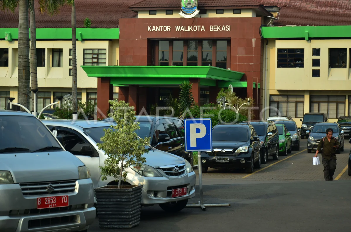 pajak kendaraan, pemkot bekasi, Menunggak Pajak Kendaraan, Menunggak Pajak Dilarang Parkir, Pajak Kendaraan Bekasi, Parkiran Pemkot Bekasi Bakal Jual Mahal, Mobil dan Motor Pegawai Maupun Tamu Dengan Kriteria Ini Dilarang Masuk