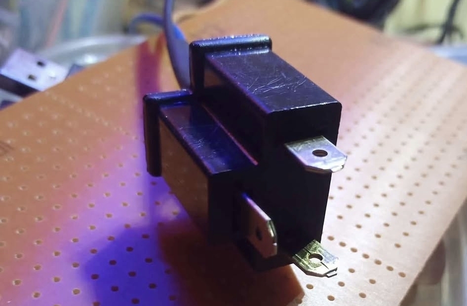 mobil, panas, lampu, modif, meleleh, soket, relay, Soket Lampu Mobil Meleleh Meski Bohlam Standar, Ini Penyebab Umumnya