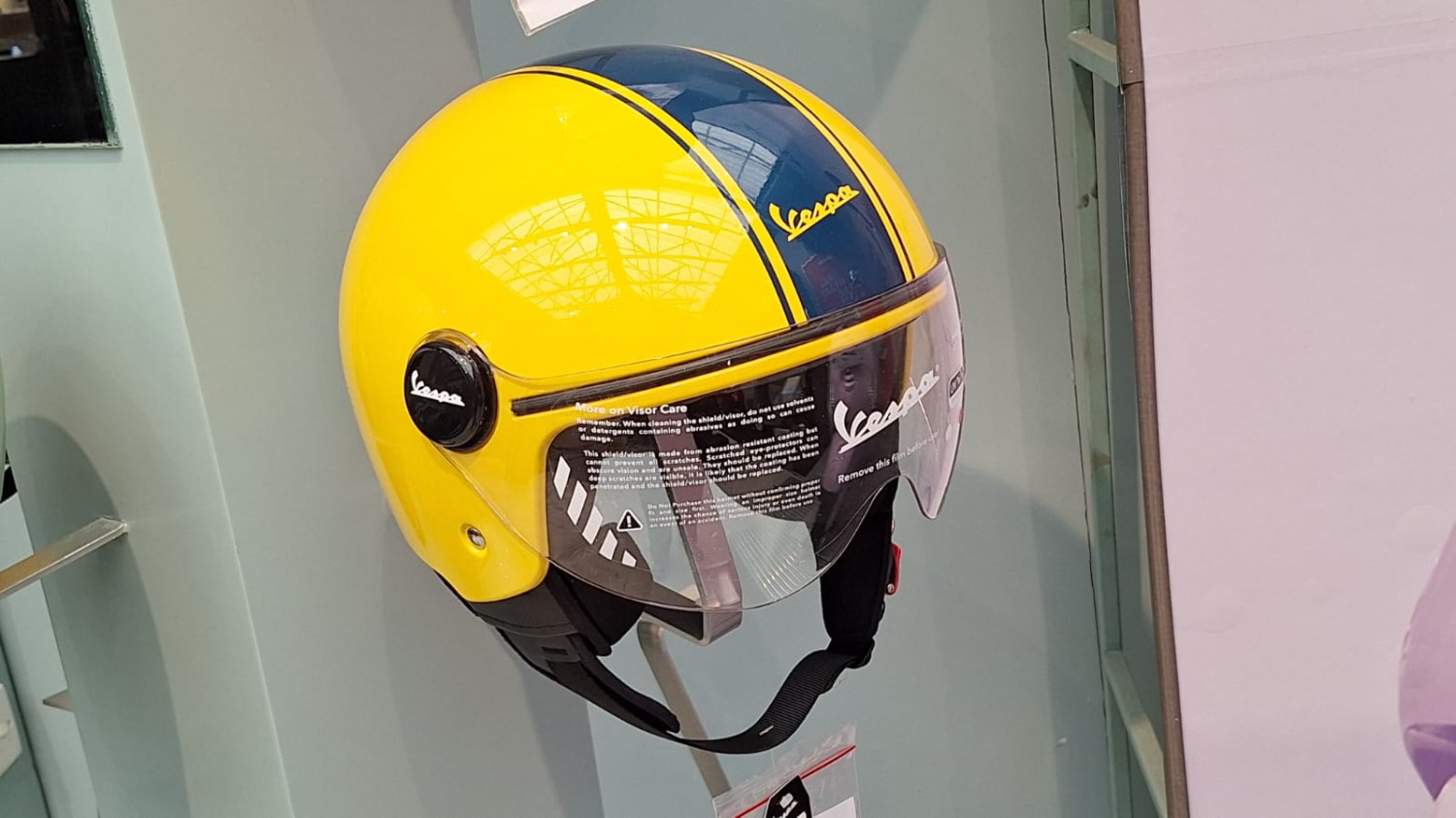 helm, helm half face, helm classic, helm Vespa, Gemes! Ini Deretan Helm Vespa Warna Cantik Buat Gaya Harian Kamu