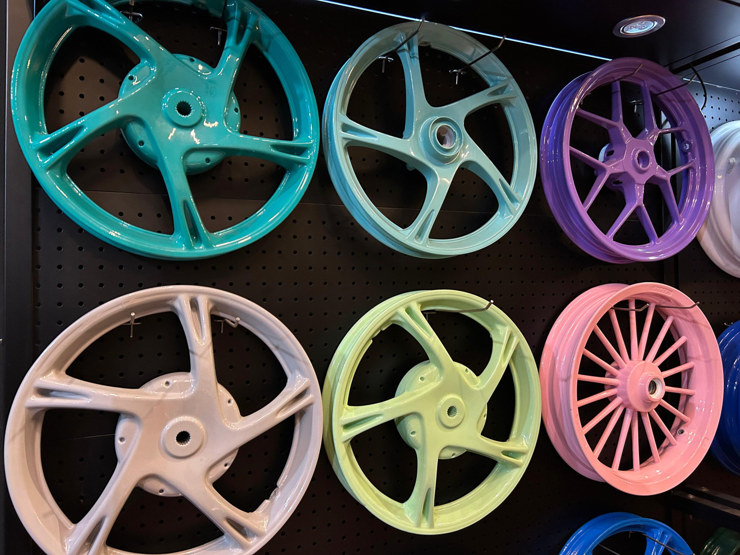 pelek, coating, pelek motor, powder coating, Lebih Kuat Dari Cat, Segini Biaya Powder Coating Pelek Motor Matic