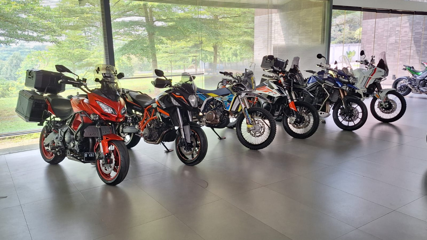 aki soak, Motobrads, Showroom Moge, Showroom Moge Bongkar Rahasia Cara Bikin Aki Tidak Mudah Soak