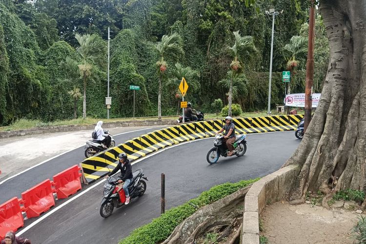 bogor, puncak bogor, nataru, Jalur Batutulis Bogor, Batu Tulis Bogor, Jalur Motor Puncak Bogor, Nurut Sama Petugas, Piknik Nataru ke Puncak Bogor Naik Motor Bakal Dialihkan Lewat Jalur Ini