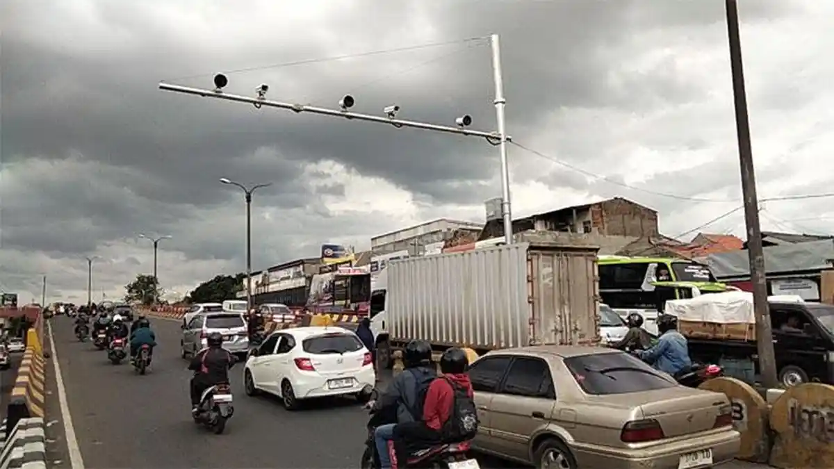 tilang, tilang elektronik, tilang kendaraan, tilang manual, Indonesia Mau Full Tilang Elektronik, Pakar Justru Minta Jangan Buru-buru