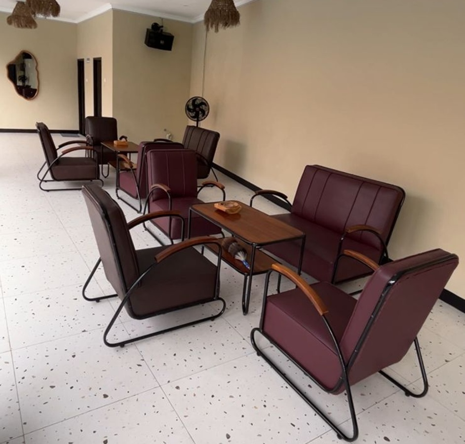 bengkel mobil, servis mobil, bengkel kaki-kaki mobil, Jantrakakikaki, jantra kaki-kaki, Ke Bengkel Kaki-kaki Mobil Rasa Staycation, Ada Kolam Renang Hingga Aviary
