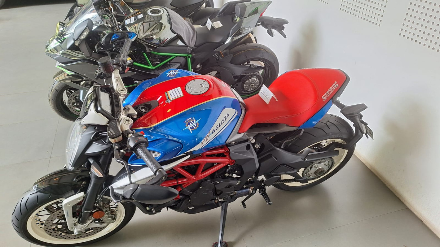 mv agusta, Motobrads, MV Agusta Dragster, MV Agusta Dragster 800 RR America Edition, Cuma Ada 1 di Asia Tenggara, Segini Harga MV Agusta Dragster 800 RR America Edition