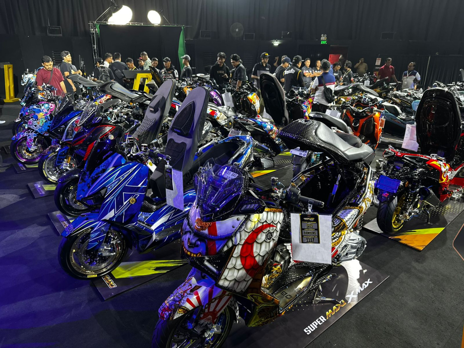 yamaha nmax, yamaha xmax, Yamaha Lexi, yamaha aerox, Yamaha Customaxi, grand final yamaha customaxi 2025, Macam Pemilihan Idol, Grand Final Yamaha Customaxi 2025 Dibikin Beda