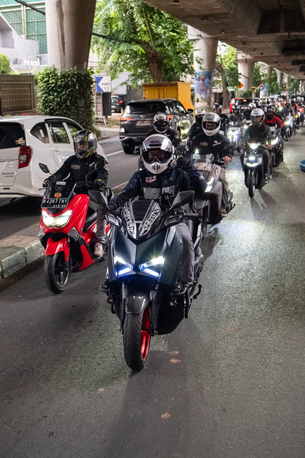 pt yamaha indonesia motor manufacturing (yimm), yamaha maxi, maxi family, Yamaha Revs Festival 2025, Nyoride, Ribuan Bikers Nyoride Rayakan 1 Dekade MAXi Yamaha di Yamaha Revs Festival 2025