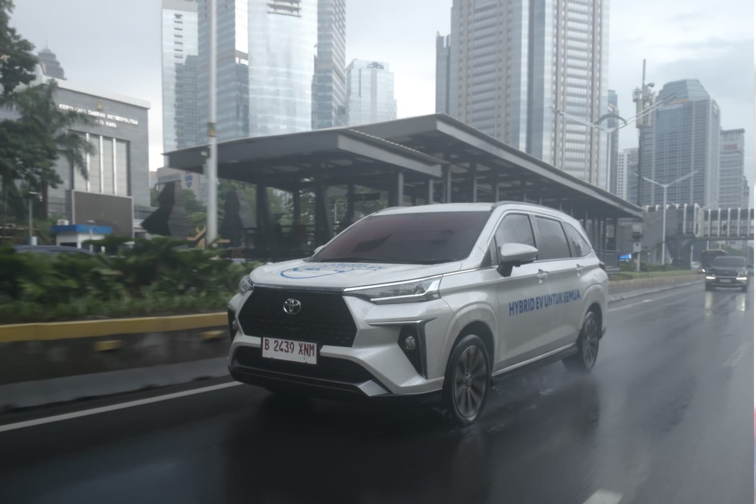 toyota astra motor, veloz hybrid, Hybrid EV Lintas Nusa, Ekspedisi Veloz Hybrid EV Lintas Nusa Sambangi Sejarah Jakarta