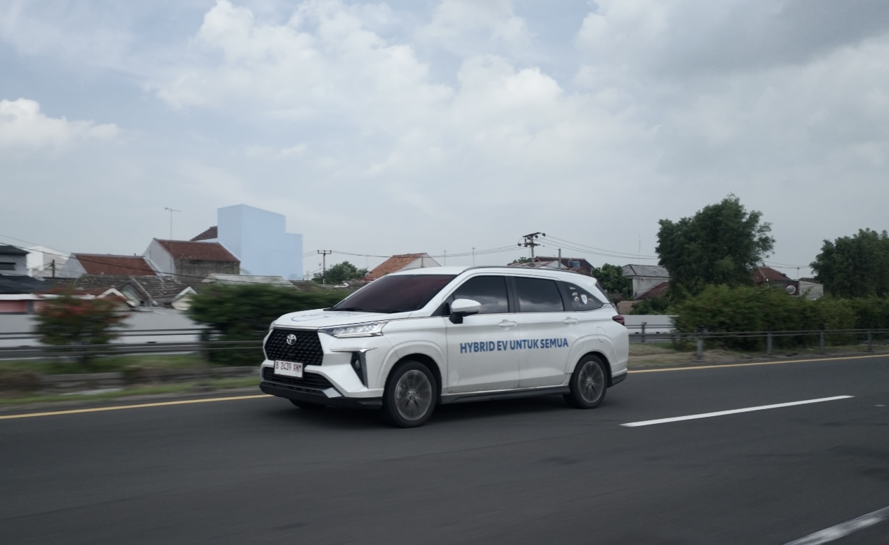 toyota astra motor, veloz hybrid, Hybrid EV Lintas Nusa, Tercatat, Ini Konsumsi BBM Veloz Hybrid EV Lintas Nusa Di Seputaran Jakarta