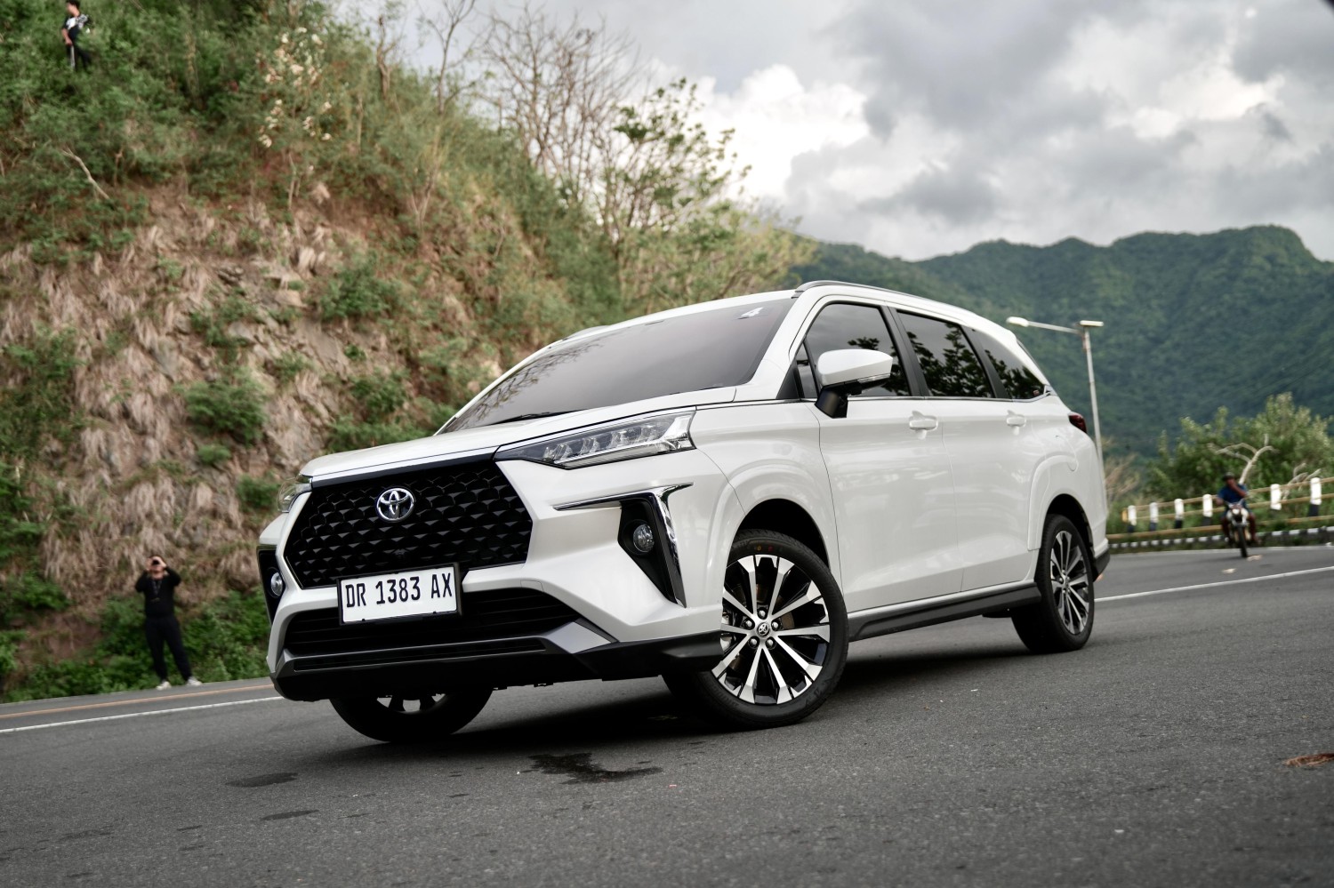 konsumsi bbm, toyota veloz, Toyota Veloz Hybrid, veloz hybrid, Irit Parah, Konsumsi BBM Toyota Veloz Hybrid Bisa Tembus 35 KM/L