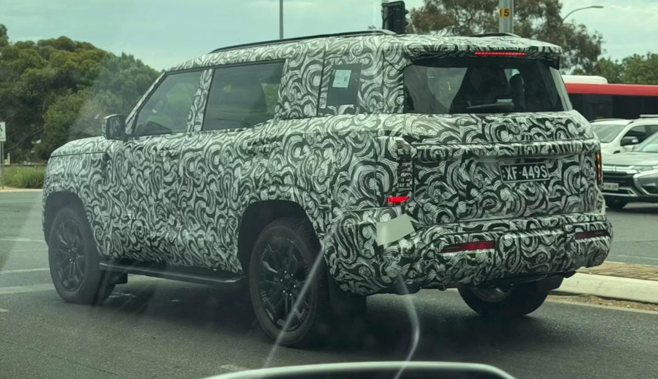 mitsubishi, pajero, mitsubishi pajero, reli dakar, Mitsubishi Munculkan Cameo SUV Misterius, Sinyal Kemunculan Pajero Baru?