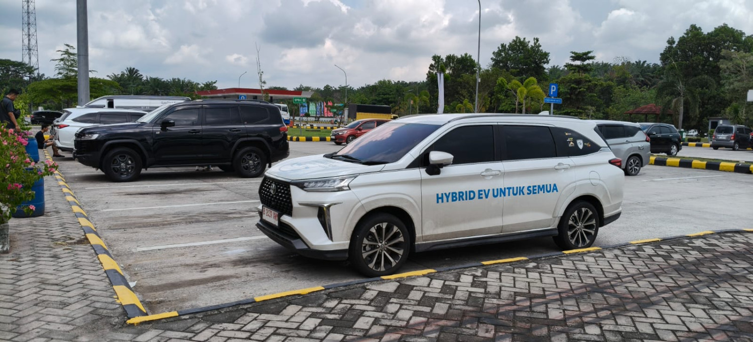 tol bakauheni terbanggi besar, veloz hybrid, Veloz Hybrid EV Lintas Nusa Susur Jalur Tol Bakauheni-Palembang