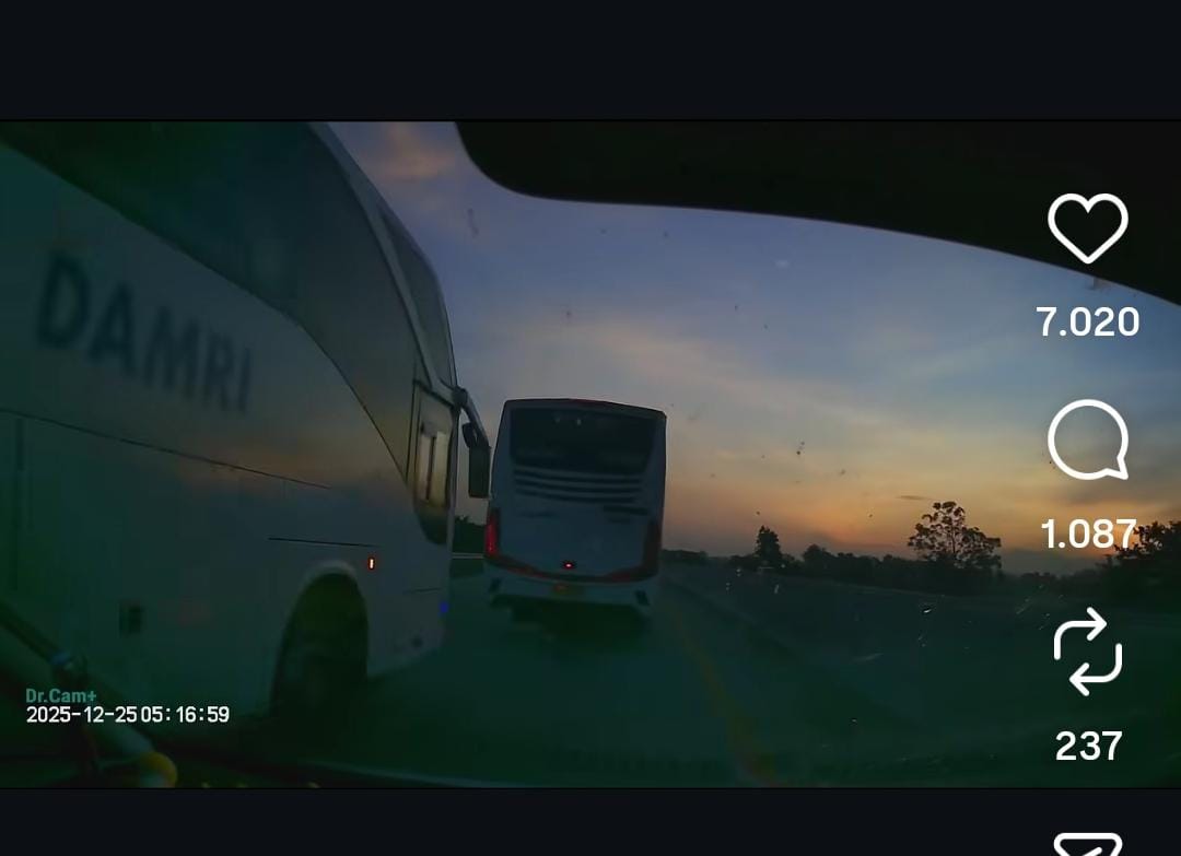 bus ugal-ugalan, damri, Manuver Bus Damri di Tol Ngawi–Kertosono Tuai Sorotan, Sopir Langsung Kena Skors!