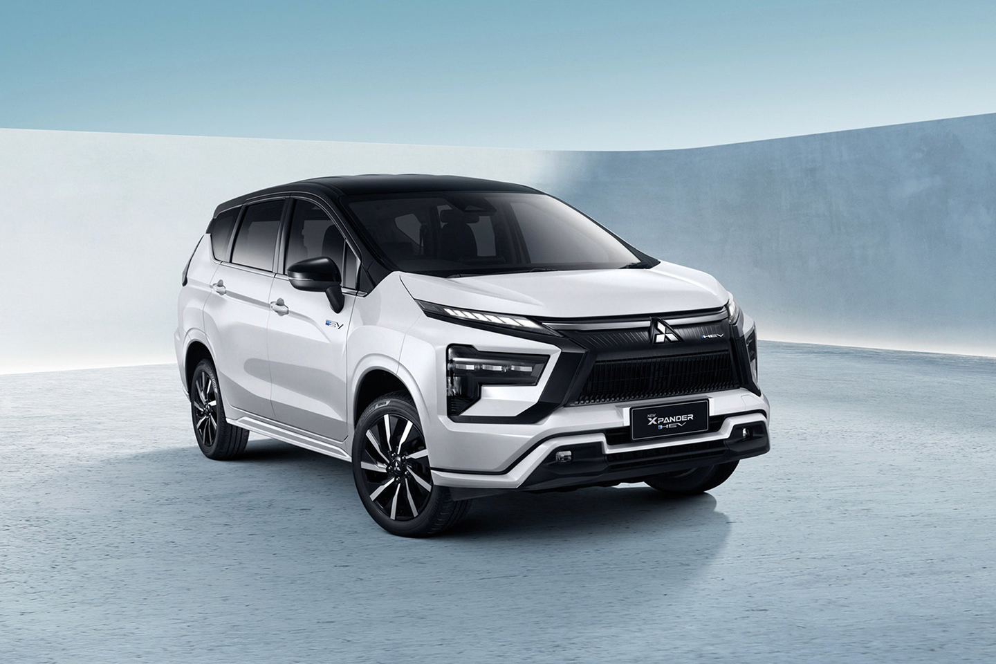Indonesia, mobil baru, Mitsubishi Xpander Hybrid, Toyota Veloz Hybrid, MPV Hybrid, Tarung MPV Hybrid 2026, Ini Perbandingan Spek Veloz dan Xpander HEV