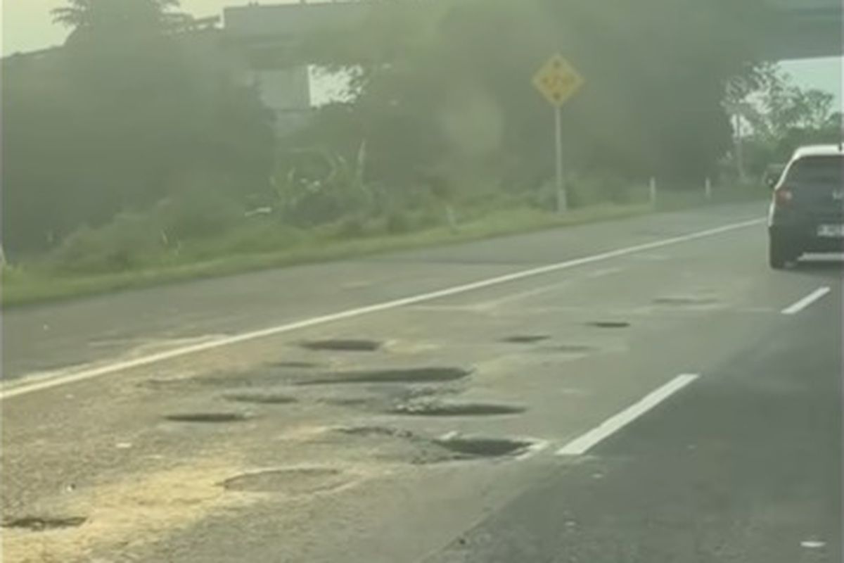 jalan tol, Trans Jawa, tol palikanci, jalan tol berlubang, Video Aspal Bolong-Bolong Viral, Pengelola Tol Palikanci Angkat Bicara