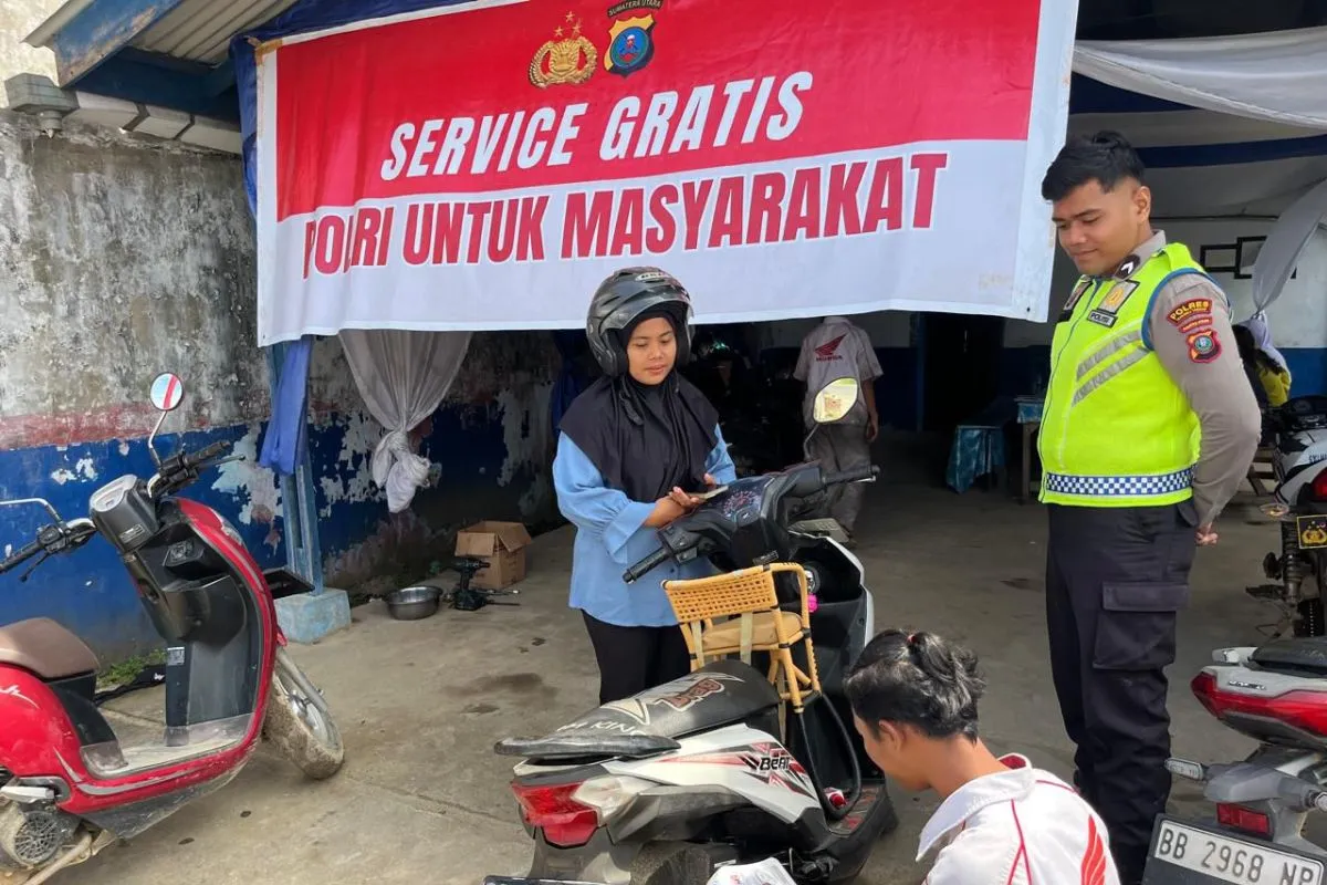 cuci motor gratis, servis motor gratis, banjir Sumatera, Banjir dan Longsor Sumatera, Servis Motor Gratis Polri, Polri Buka Jasa Servis dan Cuci Motor Gratis, Konsumen Wajib Korban Banjir Sumatera