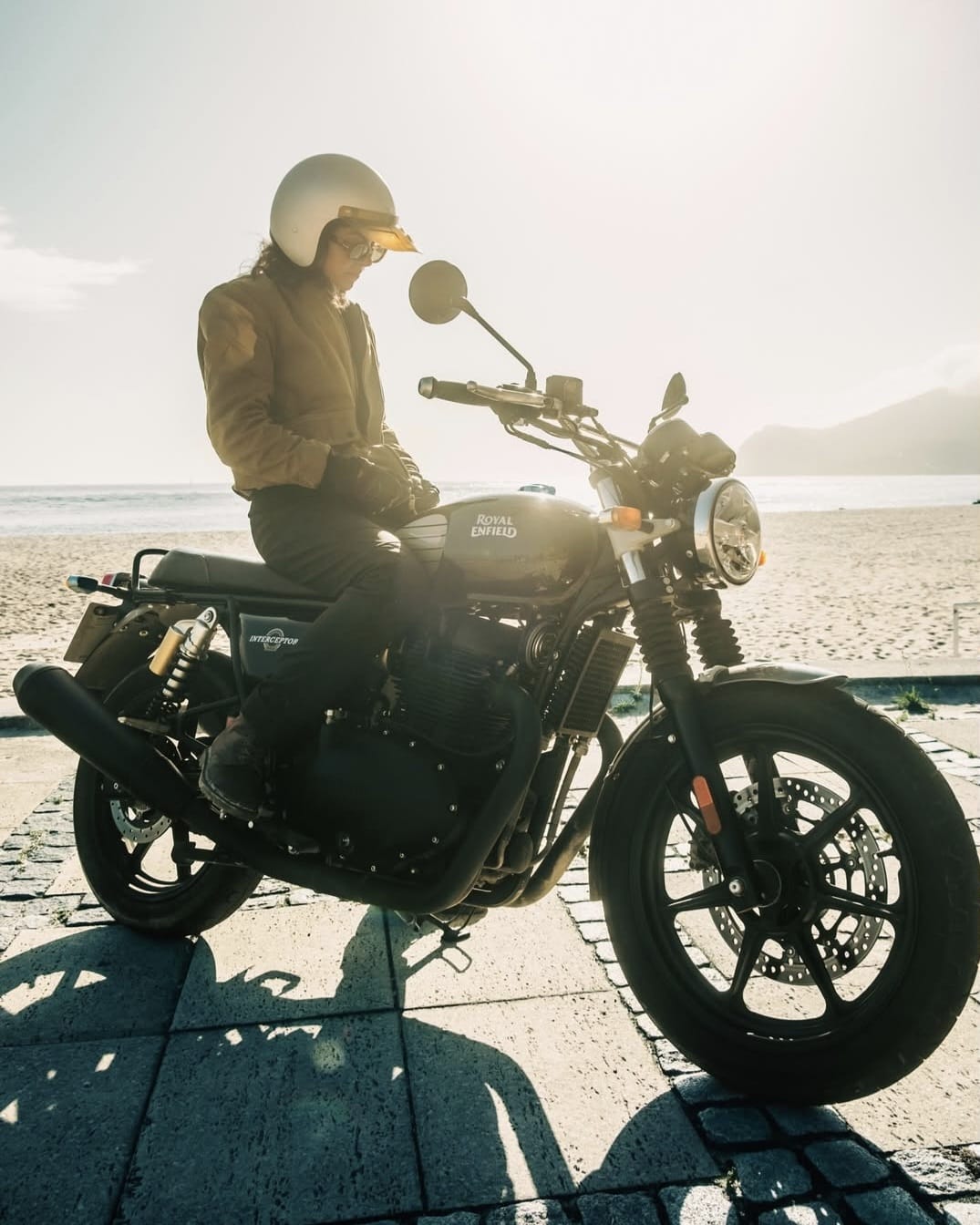 moge, royal enfield, motor gede, Kelihatan Berat, Ini Komentar Perempuan Setelah Coba Royal Enfield