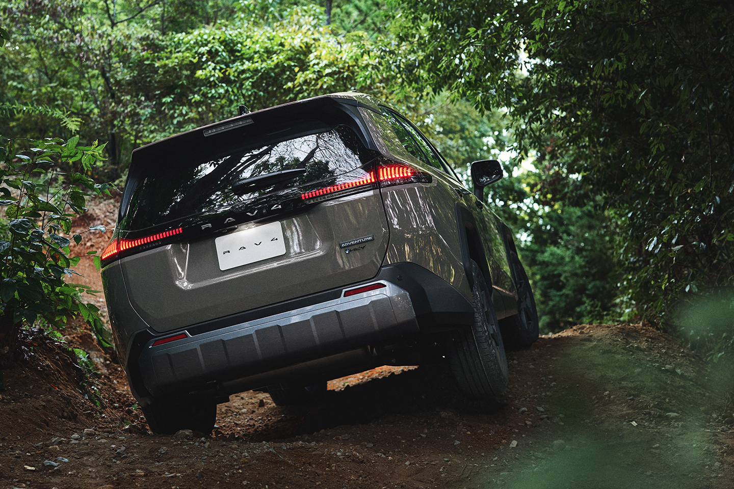 jepang, toyota, mobil baru, hybrid, Toyota RAV4, Toyota RAV4 Terbaru Rilis di Jepang, Versi Hybrid Biasa Speknya Begini