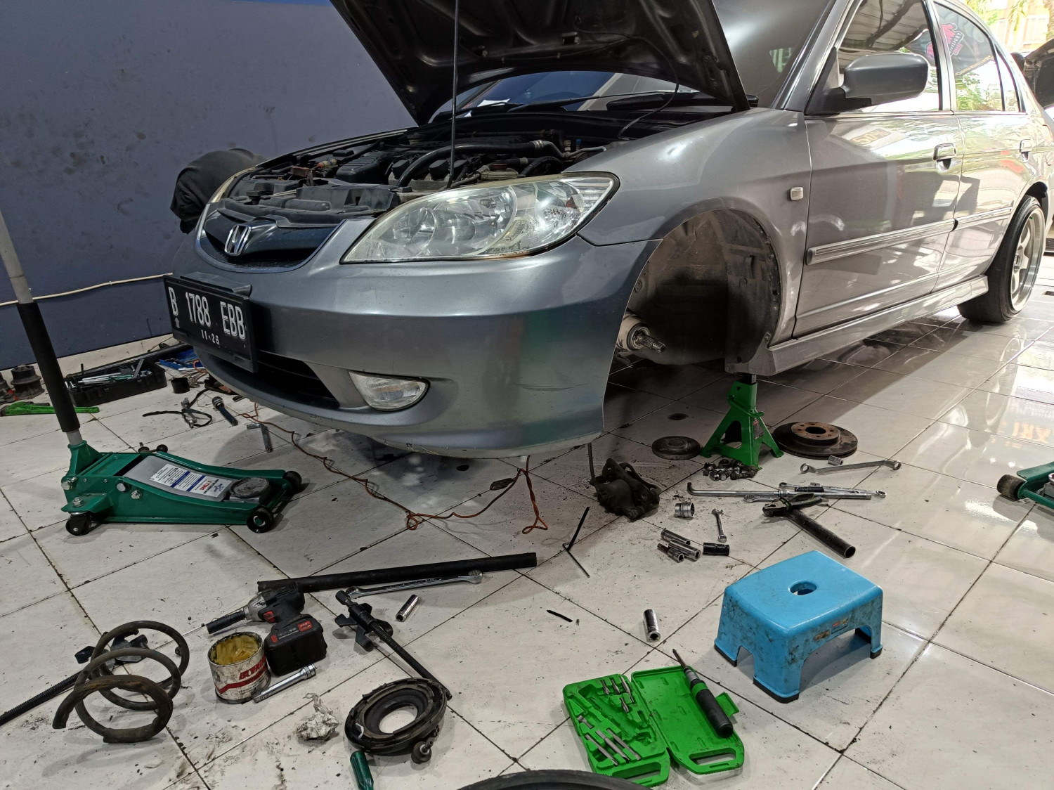 mobil bekas, kaki-kaki mobil, kaki-kaki mobil bunyi gluduk, penyebab kaki-kaki mobil gluduk-gluduk, penyebab kaki-kaki bunyi, Ini Tiga Penyebab kaki-kaki Di Mobil Bekas Bunyi Gluduk-Gluduk