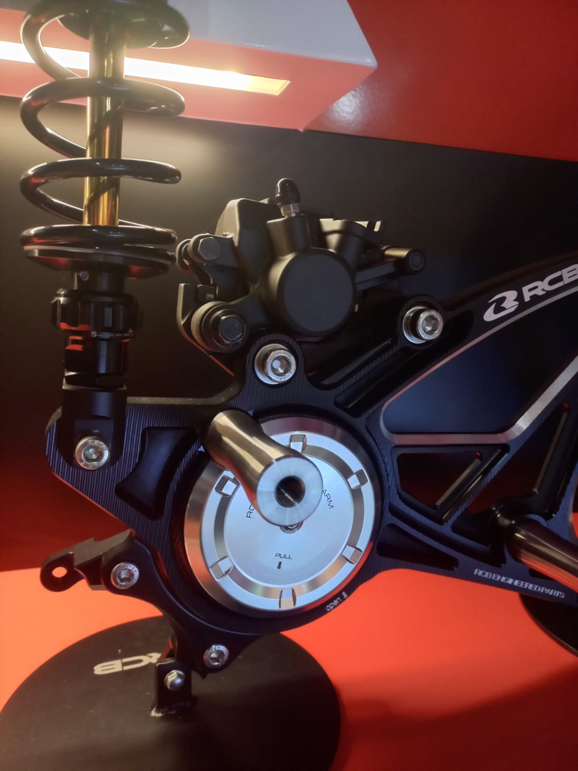 swing arm aluminium xmax, RCB Indonesia, Racing Boy (RCB), Swing Arm Yamaha XMAX, Harga swing arm RCB XMAX, PT Enwan Megah Sejahtera, Bikin XMAX Tampil Hedon, RCB Rilis Swing Arm Aluminium CNC, Mewah dan Presisi