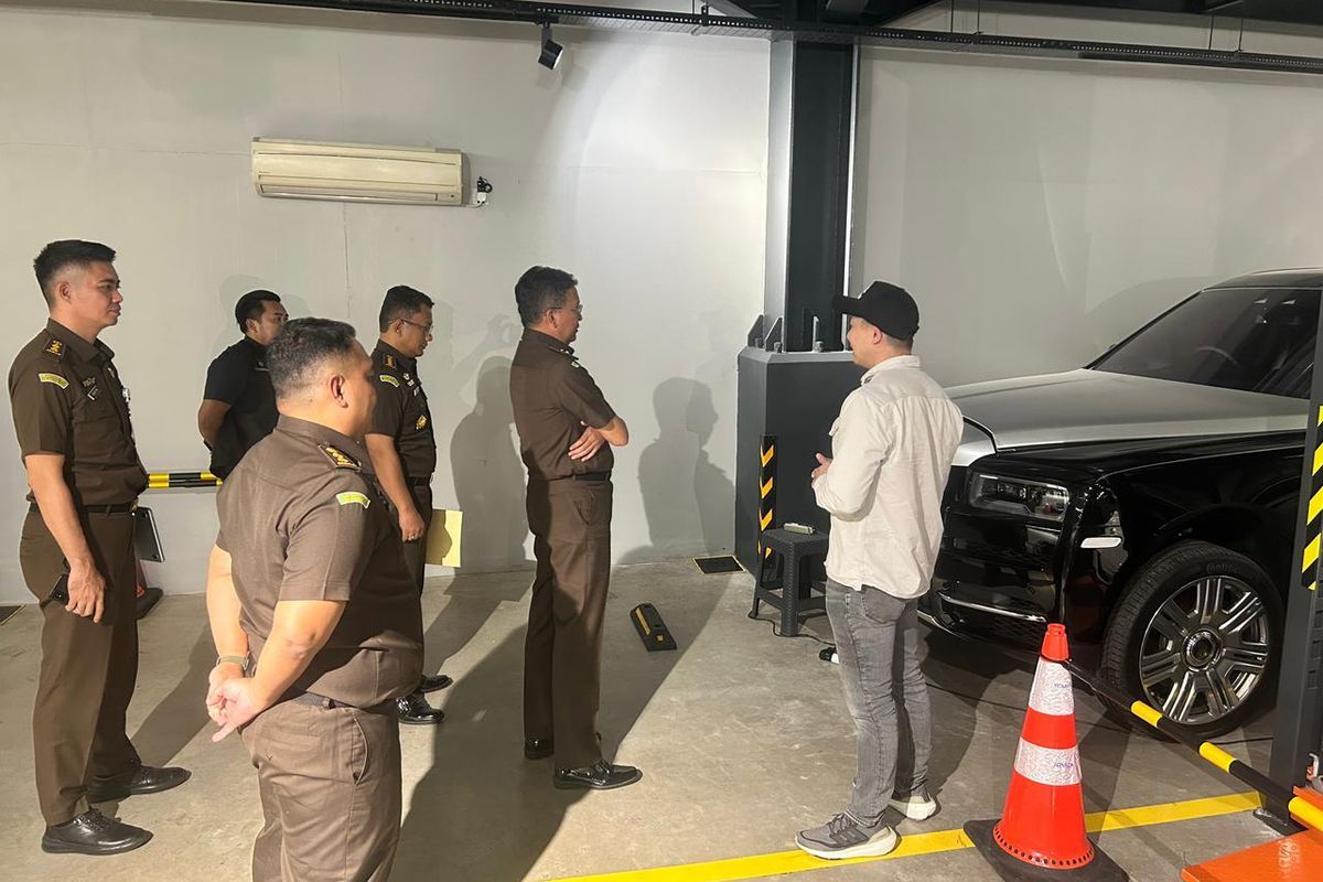 Harvey Moeis, lelang mobil mewah, Lelang Rolls-Royce, Lelang Porsche Cayman, Megakorupsi Harvey Moeis, Dimiskinkan Negara, Rolls-Royce Sampai Porsche Cayman Tokoh Terkenal Ini Siap Dilelang