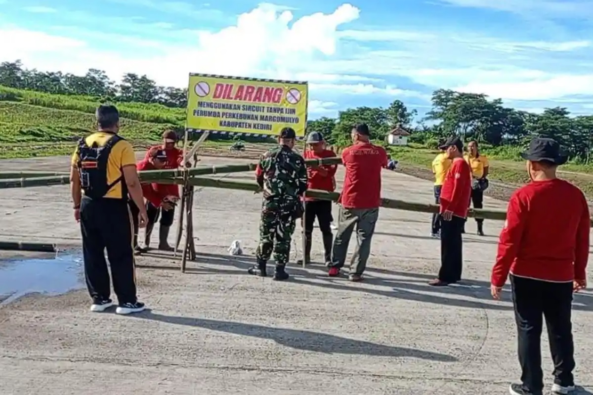 kediri, balap liar, Sirkuit Drag Race, pemkab kediri, sirkuit drag race kelud, Sirkuit Drag Kelud Terkunci Portal, Efek Warga Dibuat Resah Aktivitas Ini