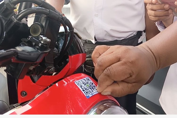 parkir gratis, Parkir Berlangganan, Parkir Jakarta, Parkir Berlangganan Gratis, Stiker Parkir Berlangganan, Stiker Parkir Berlangganan Sulit Diterapkan di Jakarta, ITDP Bongkar Efeknya