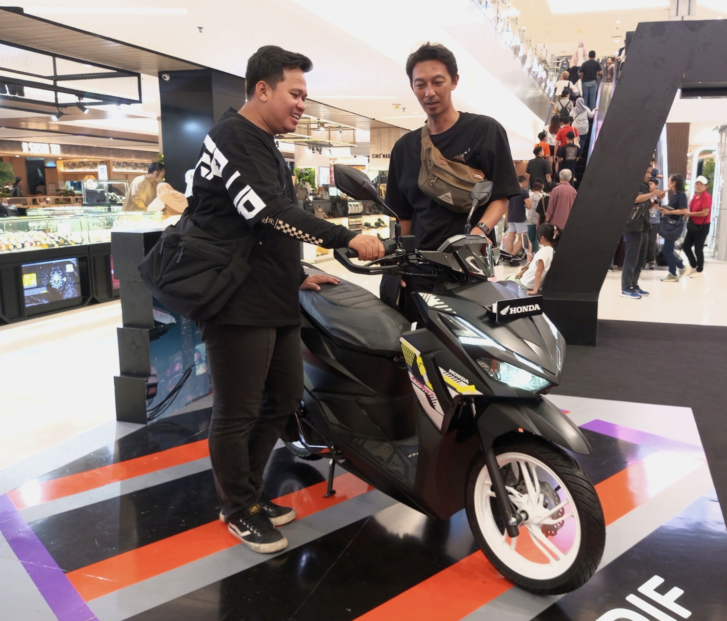 astra motor jateng, harga motor jawa tengah, Honda All New Vario 125, Vario 125 Street, inden honda vario 125, harga vario 125 jawa tengah, Banyak yang Minat, Honda All New Vario 125 Harus Inden di Jateng, Segini Waktu Tunggunya